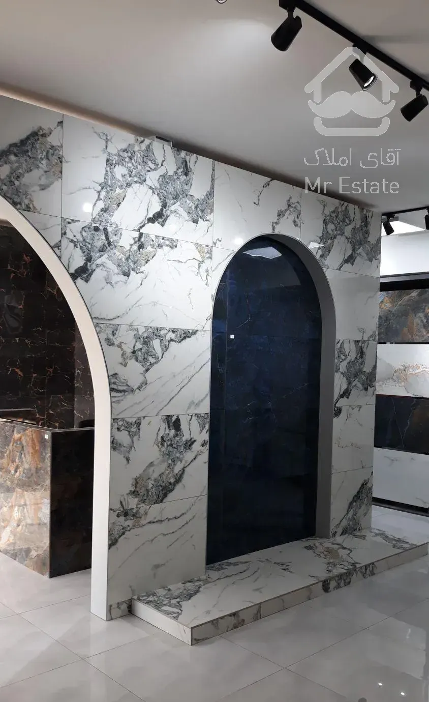 کاشی کار حرفه ای با۳۵ سال سابقه