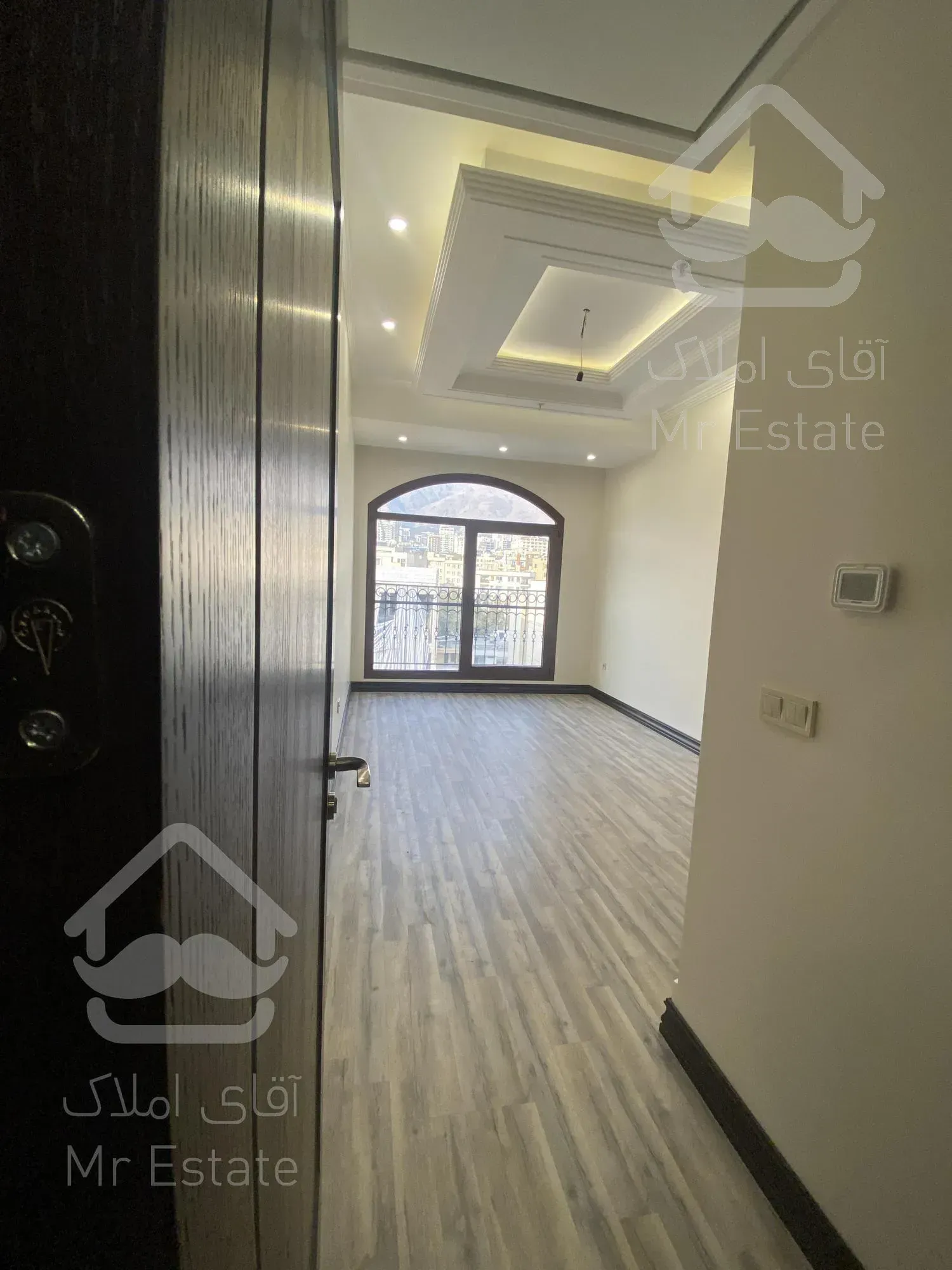 ١٨٠ متری کامرانیه