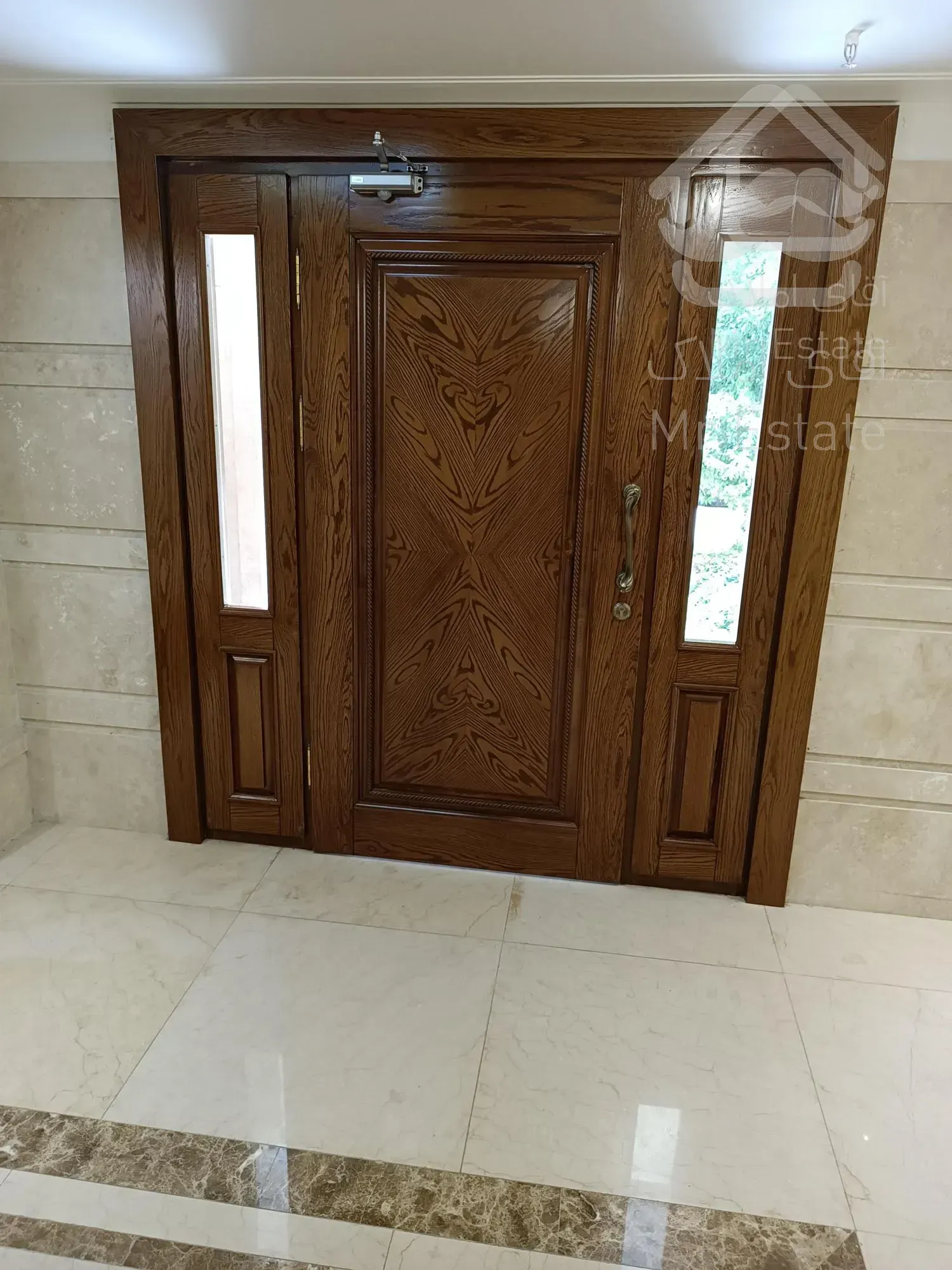 صادقیه ساختمان سند اداری ۳۱۰۰ متر اداری و تجاری یکجا واگذار میگردد