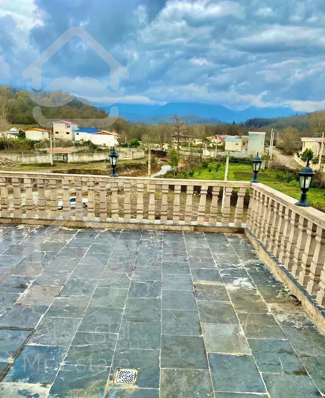 ویلا استخردار جاده آمل به رمشی  ویو جنگل