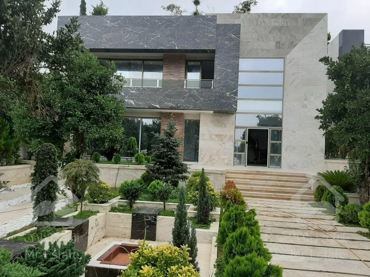 ٥٥٠ متر ويلا تريپلكس با روف ويوي ابدي كوه و جنگل