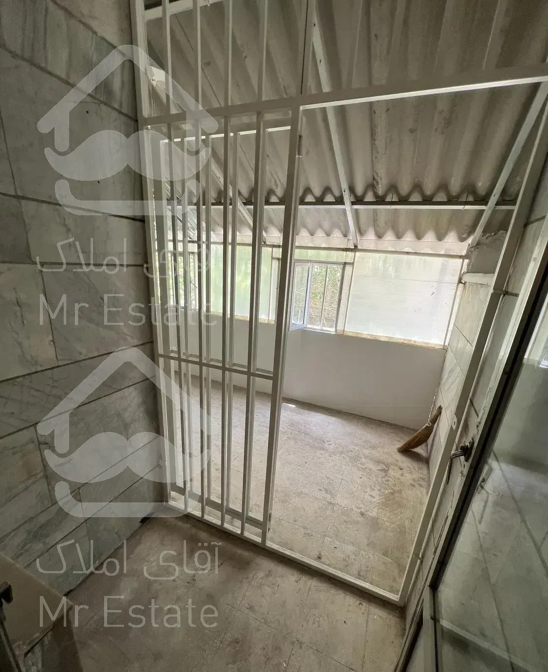 خ فرجام بلوار اردیبهشت ۸۱ متر (ویلایی)