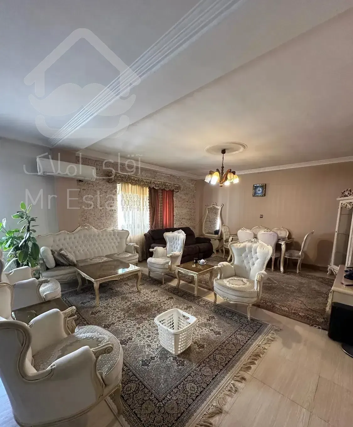 آپارتمان ۱۱۰ متری ۲ خواب در کریم آباد