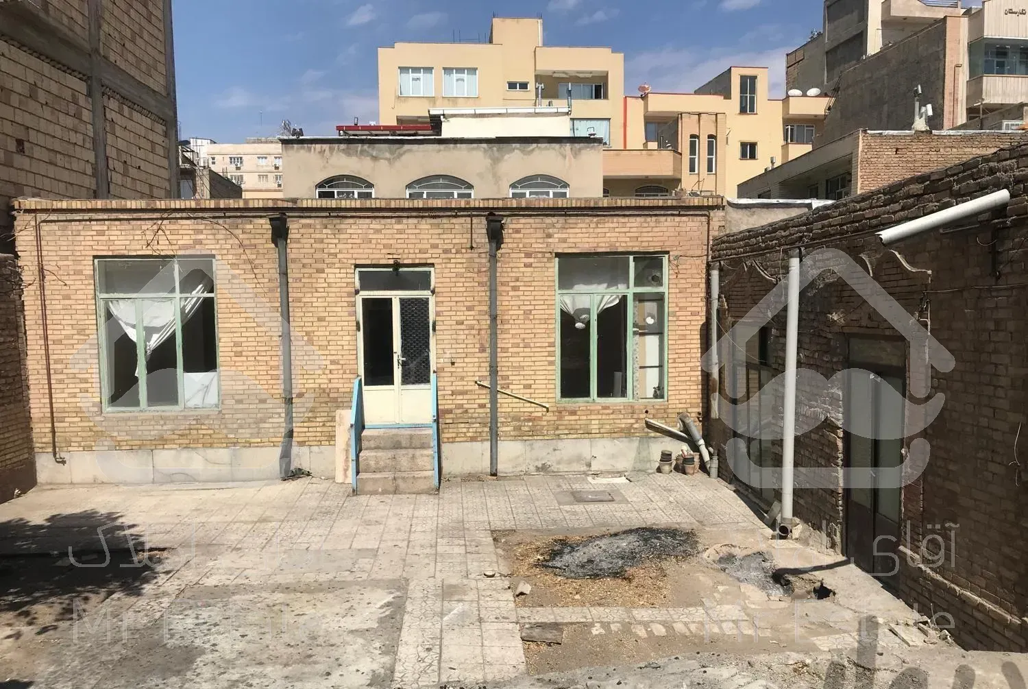 حیاط دربستی محدوده طالقانی و پاستور