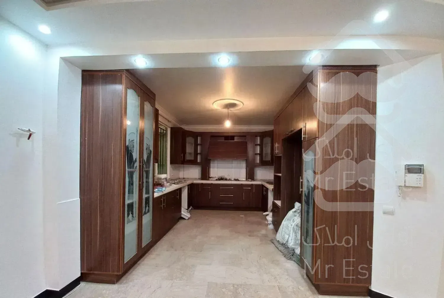 105مترحسین آباد ، شیان ، لویزان خیره کننده و بینقص