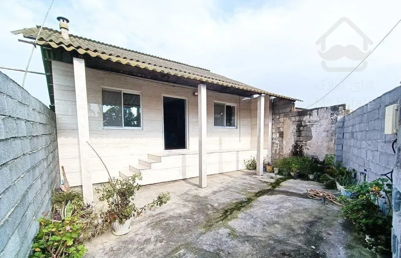 خونه ویلایی زیر قیمت با سندتک برگ داخل بافت مسکونی