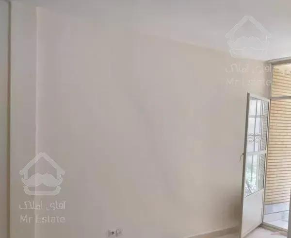 ۸۷متری (همکف) خوش نقشه در صادقیه