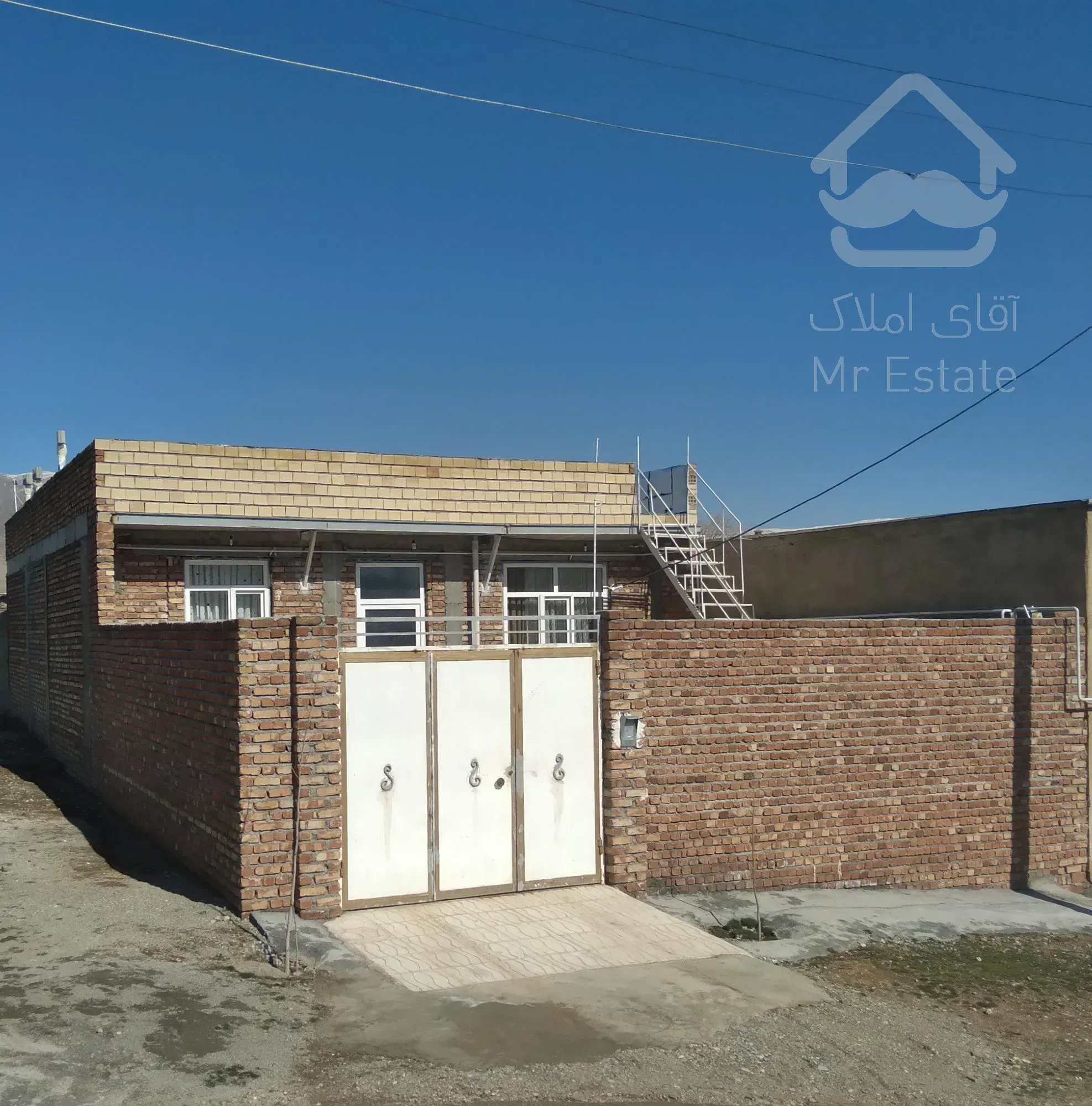 خانه نوساز ۲۲۵متری