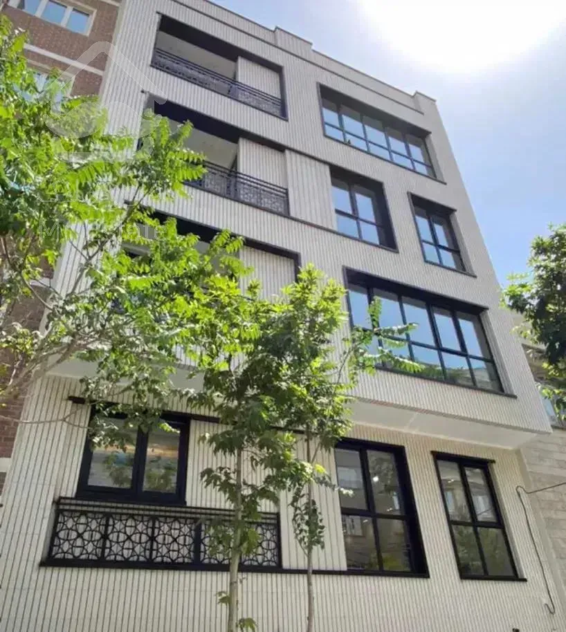 ۱۵۰ متر/۲ پارکینگ سندی/لابی/سرایدار مقیم/روف گاردن