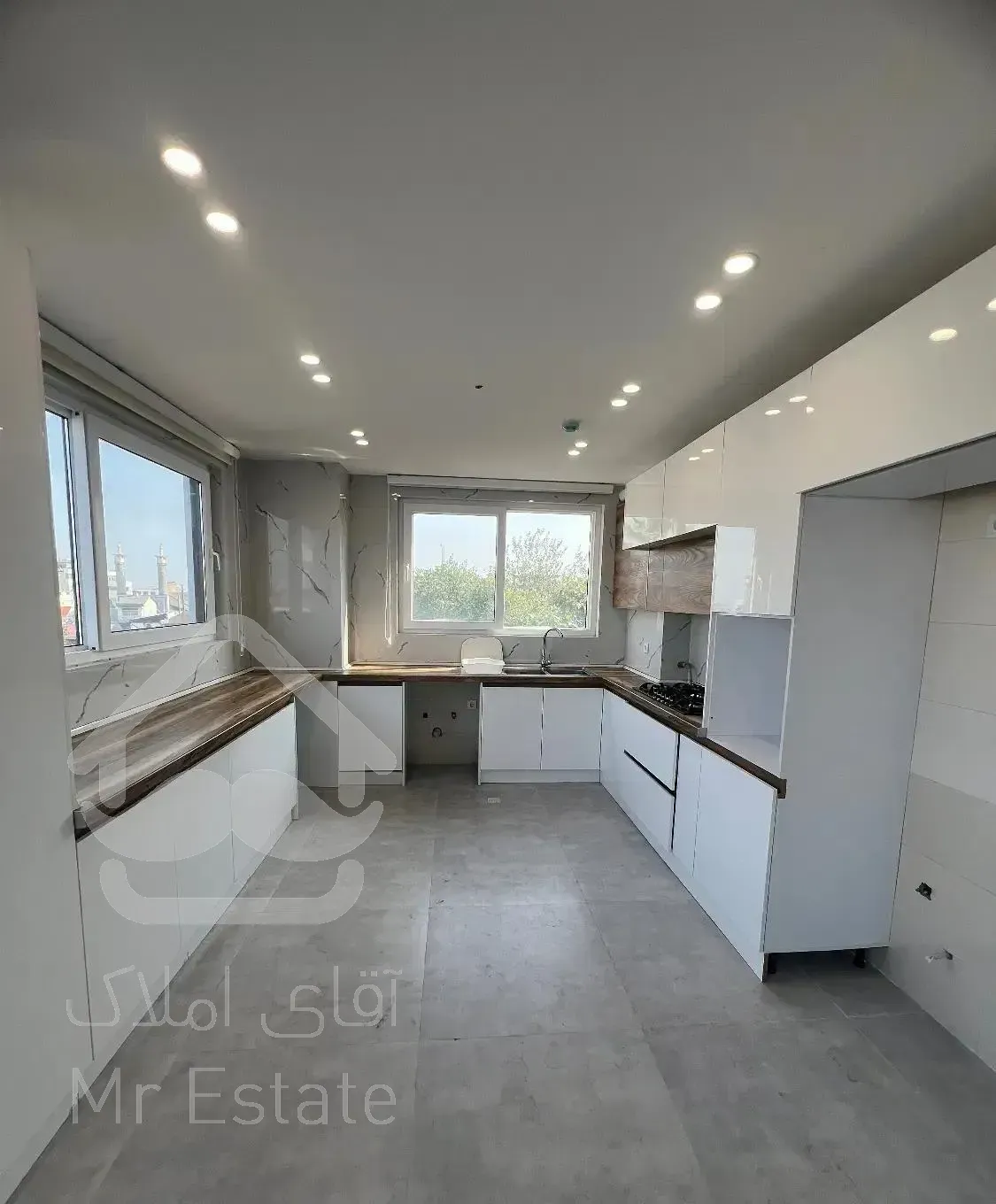 اجاره واحد ۱۴۰ متری کلید نخورده/مرکز شهر/ویو