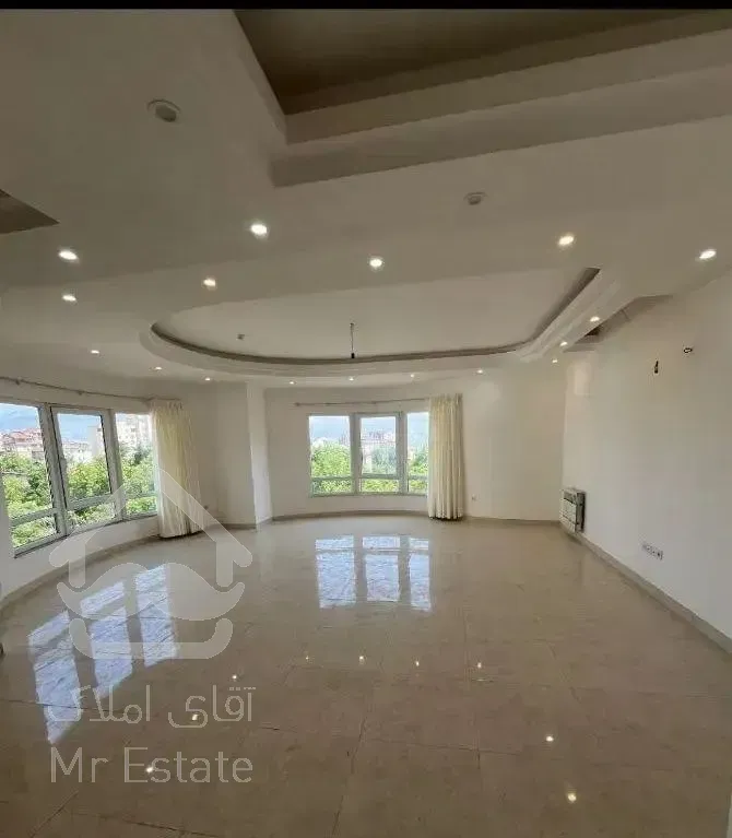 واحد ۱۰۸ متری در طالقانی / آفتاب گیر