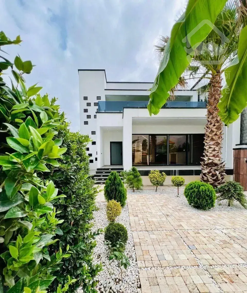 ۱ و ۲۰۰ بده مابقی ۶ تا چک/سندششدانگ/