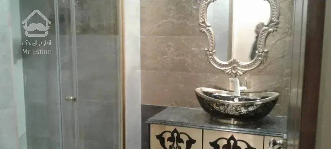 ۱۸۰ متر ۳ خواب اندرزگو  بالکن بزرگ