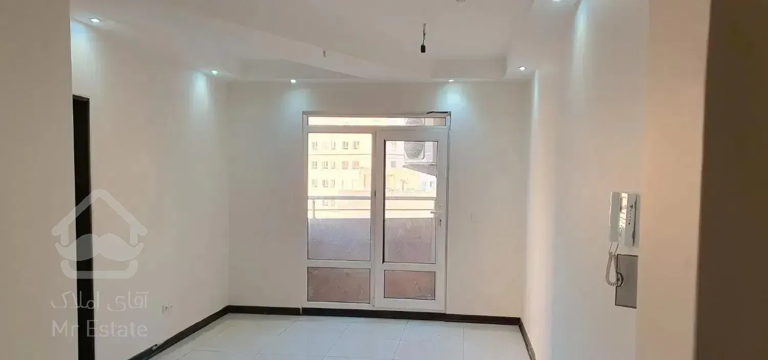 60متر  کلیدنخورده  سالن پرده خور  ویو دار