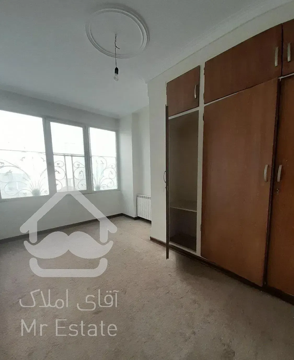 ۱۲۱متر۳خوابه/فول‌امکانات/بالای جلال