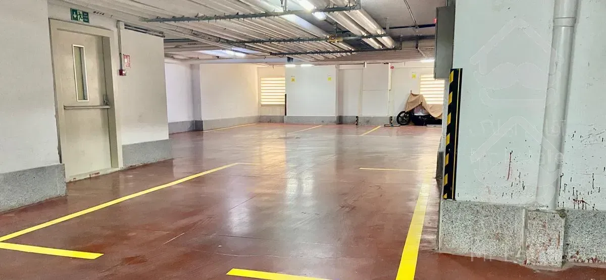 ۱۰۵ متر،نوساز،نزدیک دریاچه،جنوبی،