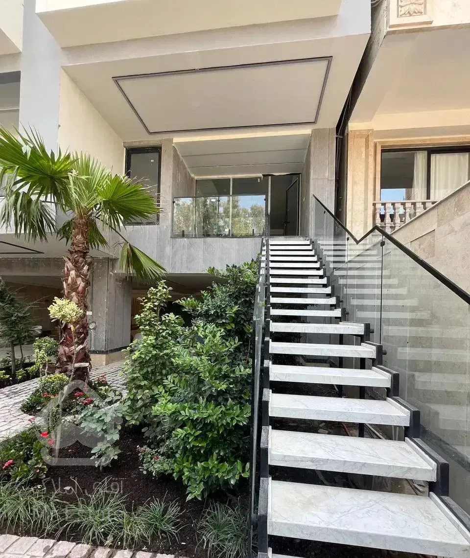 برج  ساحلی نوساز با ویو دریا