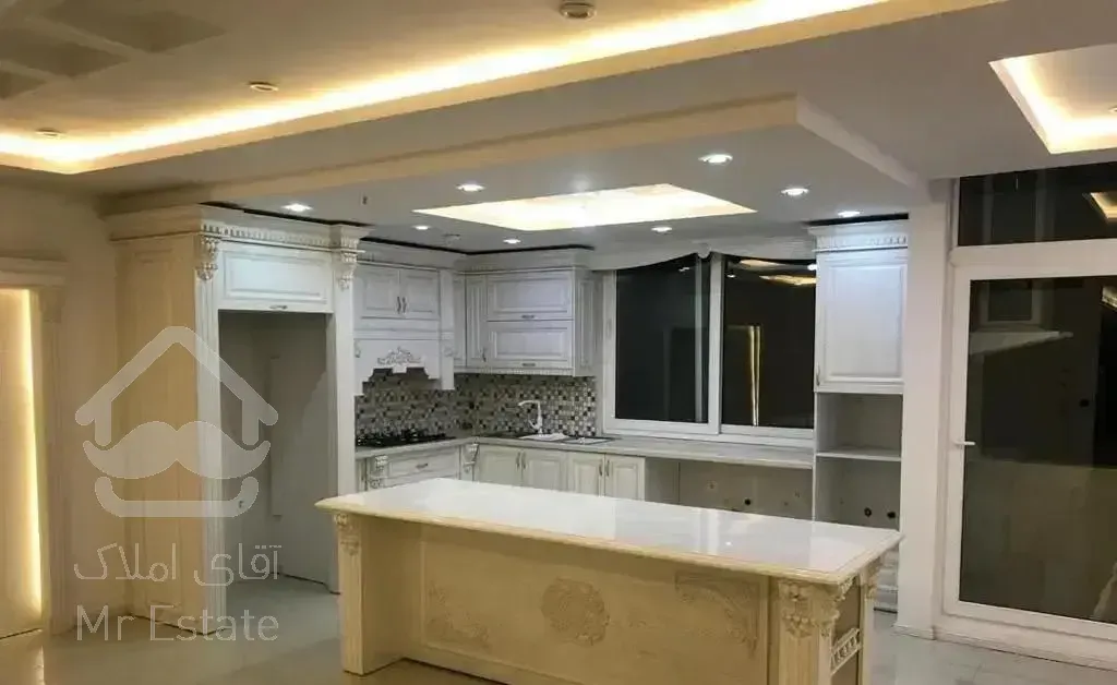 آپارتمان/اوایل دانش آموز/۱۶۵ متر/جنوبی/تک واحدی