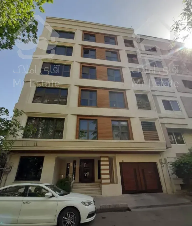 90 متر دولت نوساز لابی و روف گاردن