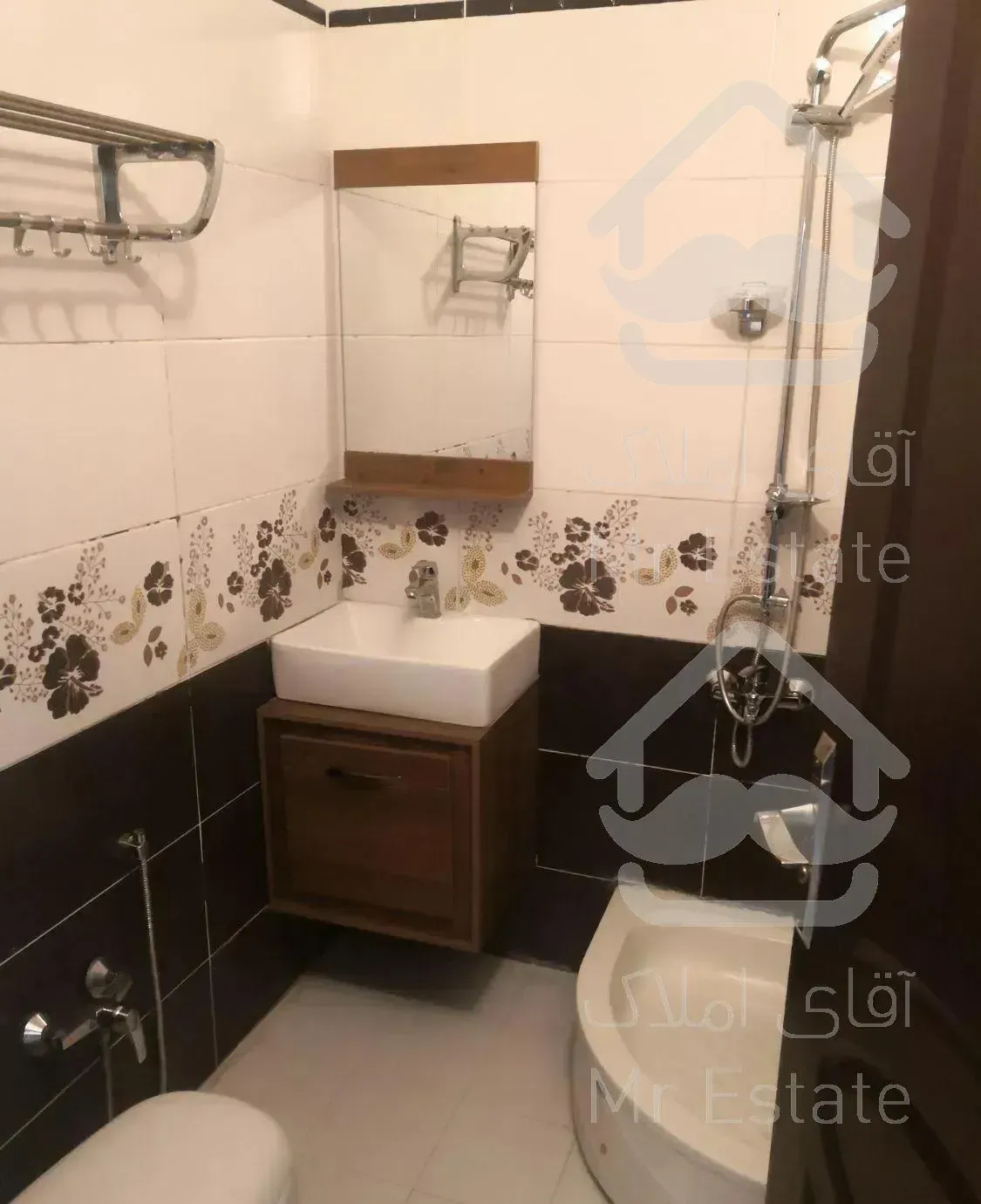 130 متر دو خواب آناهیتا