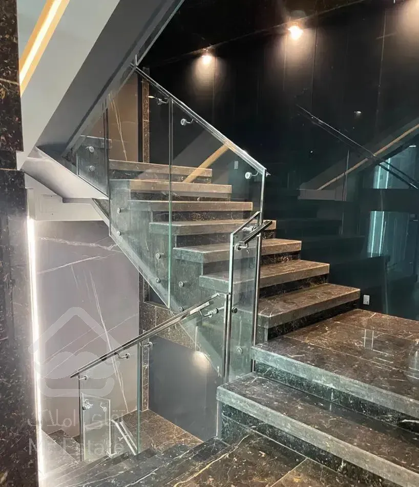 225 متر 3 خواب کلیدنخورده برند زیر فی