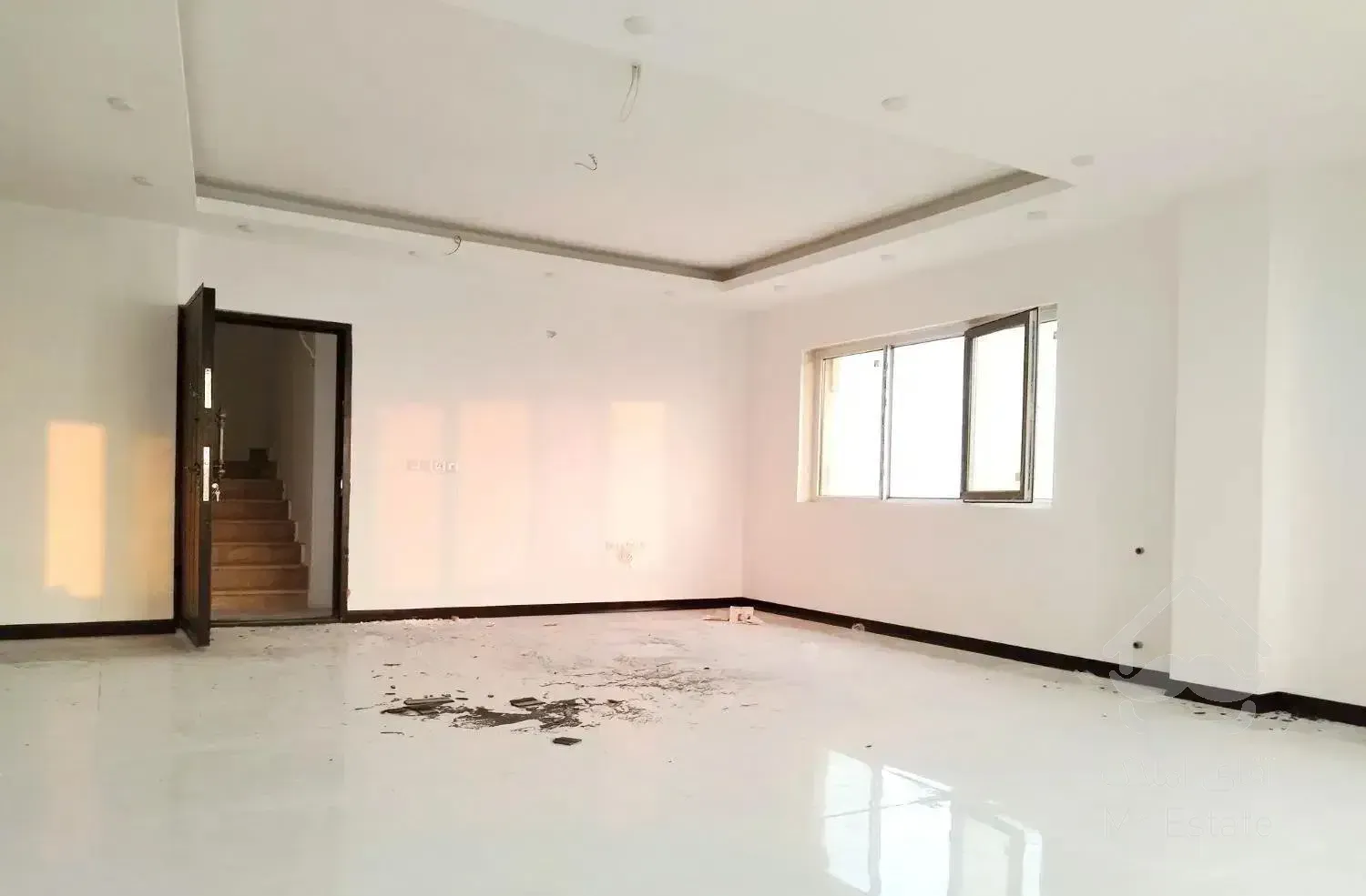 135مترتک واحد3خواب2نبش(موقعیت عالی)