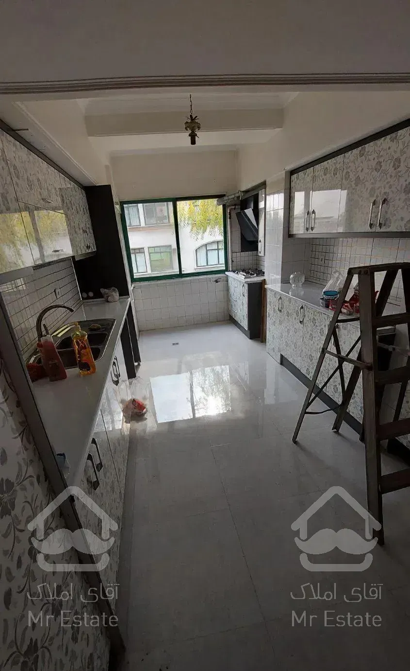 آپارتمان ۱۳۰ متری واقع در مجتمع نور