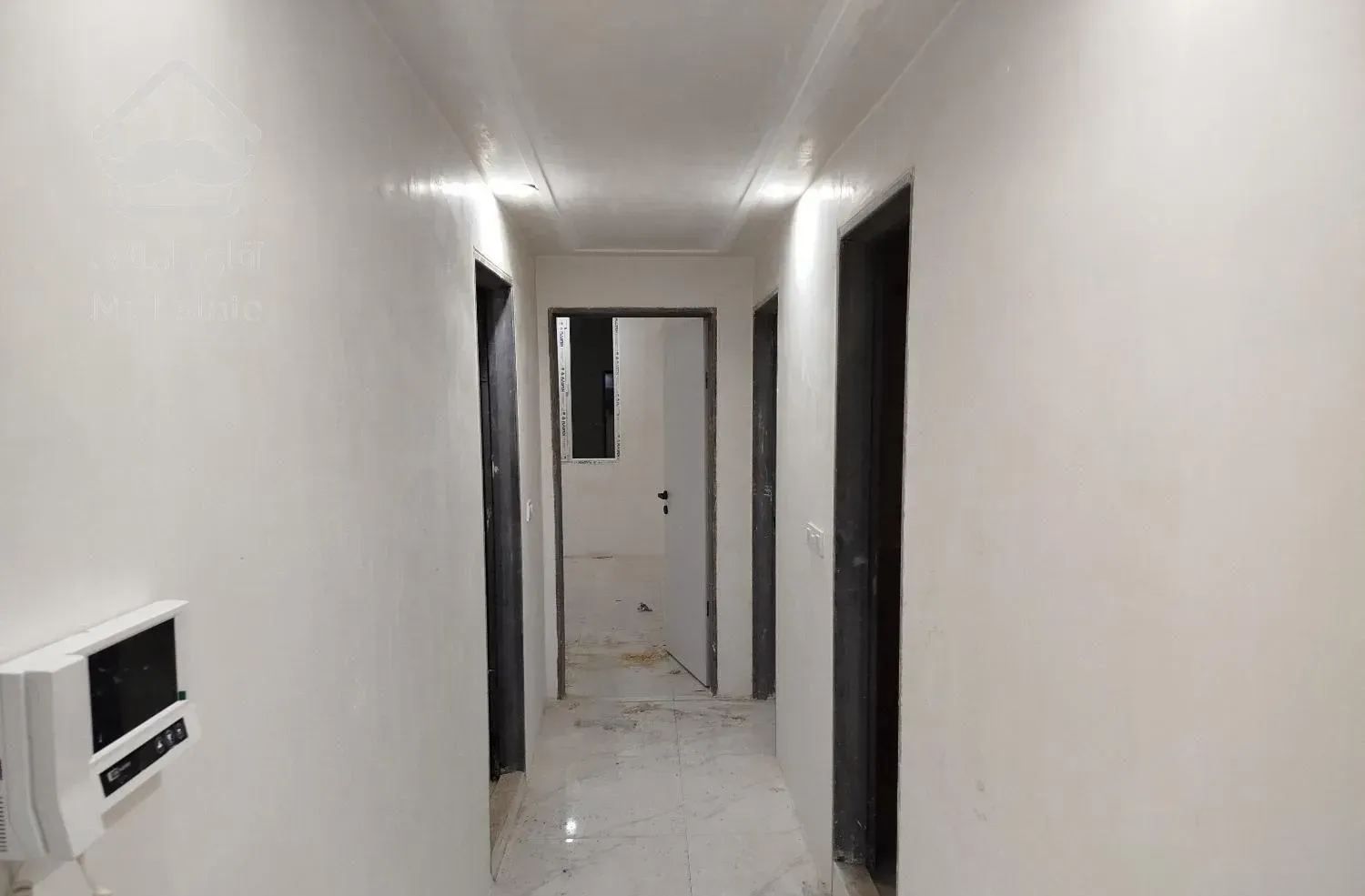 اپارتمان نوساز ۱۳۰ متر