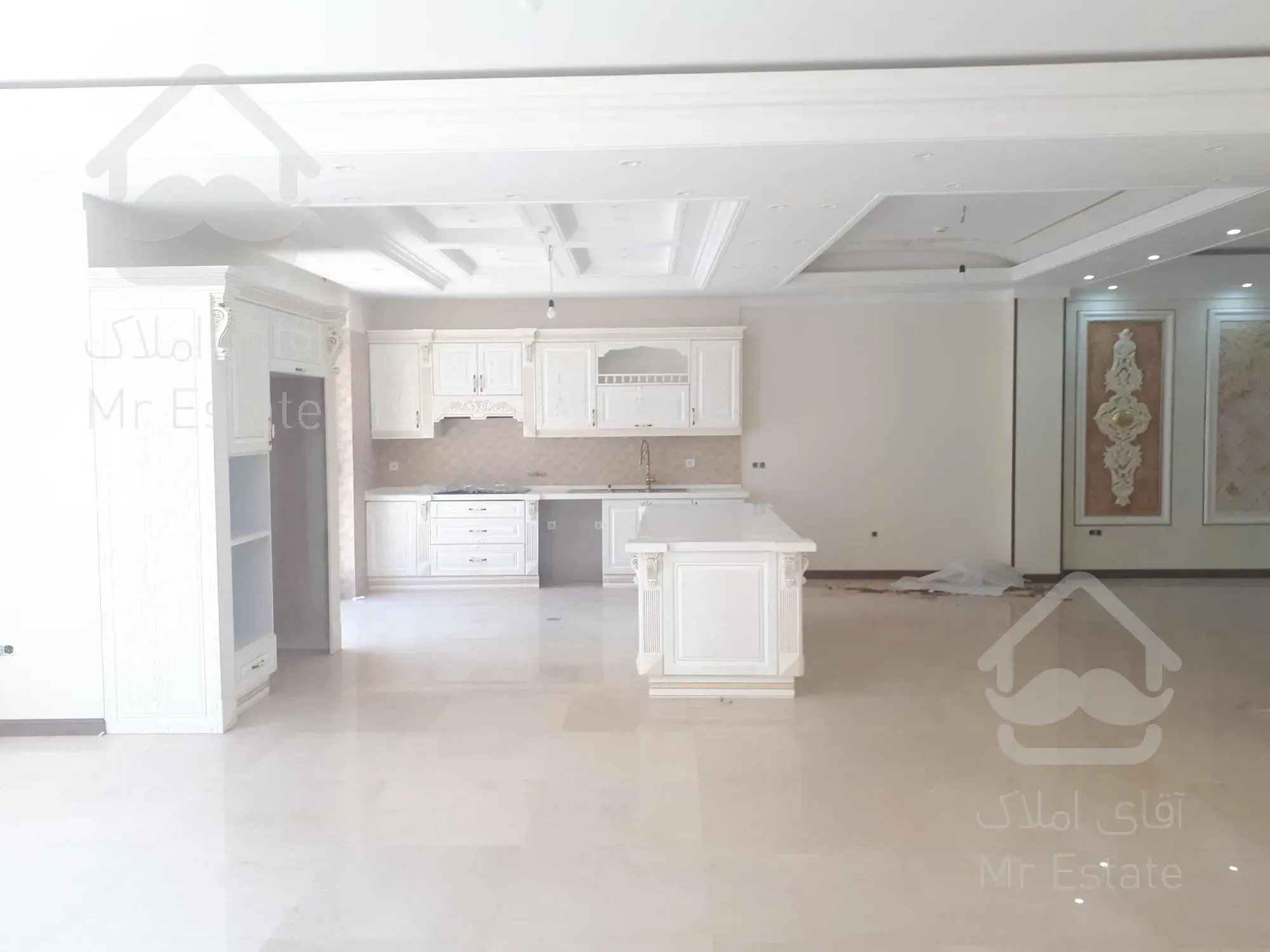 ۲۰۰ متر فردوس شرق نوساز ۳ پارکینگ