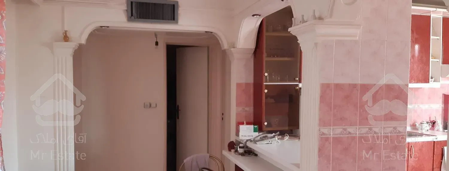 آپارتمان ۲ خوابه ۹۲ متر با بالکن، پارکینگ، انباری