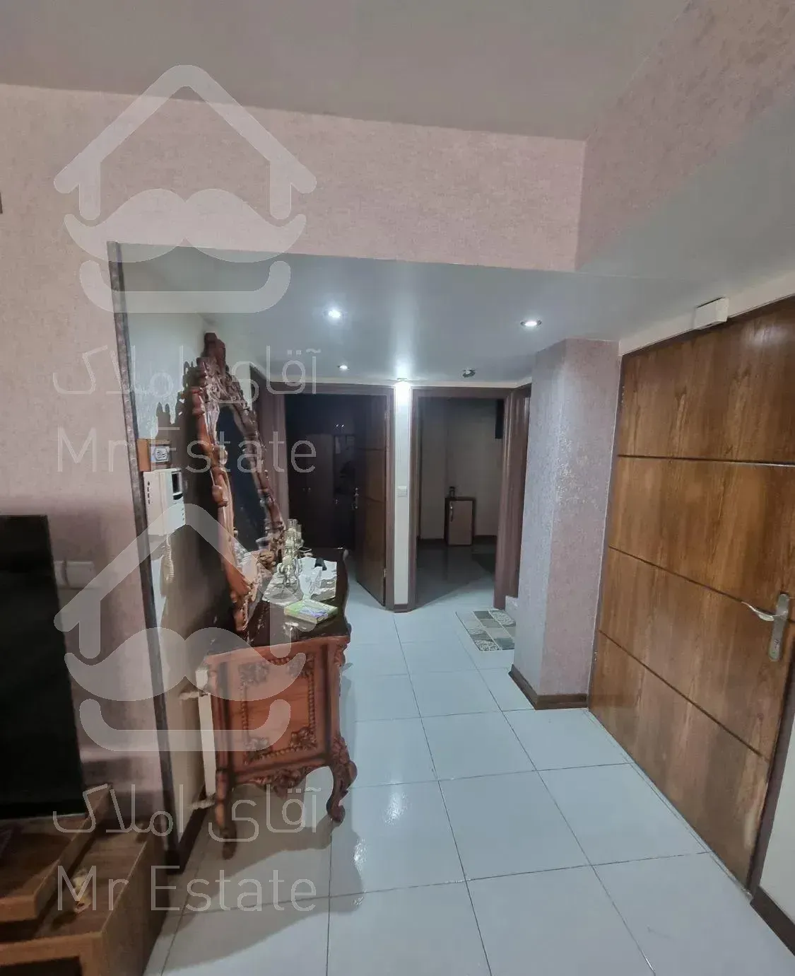 آپارتمان ۱۳۰ متری ۳ خوابه  و شیک