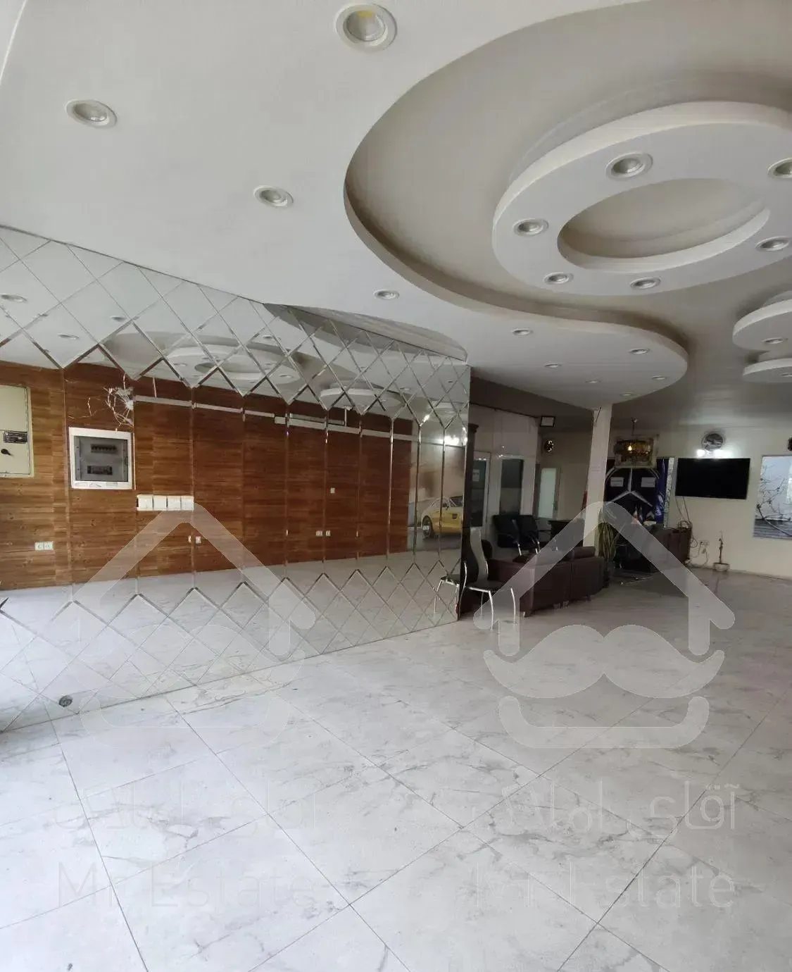 ۱۰۳متر.مغازه کفی.بر ۳۵ متری گلستان.پا خور