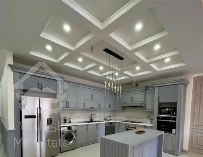 80م*2خ فول امکانات*بر اصلی*جنب مترو*سرمایه گذاری