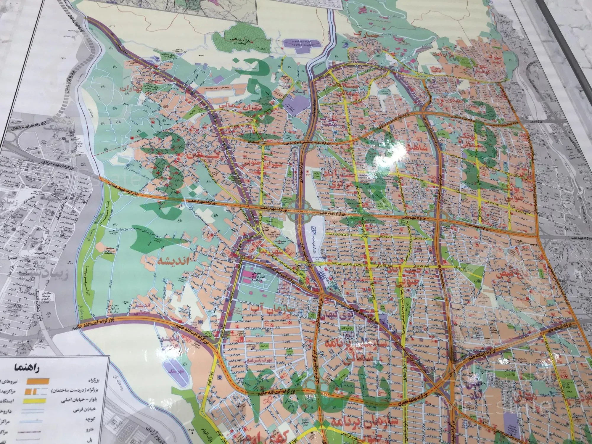 ۱۱۵ متر ۳ خواب ۲ پارکینگه