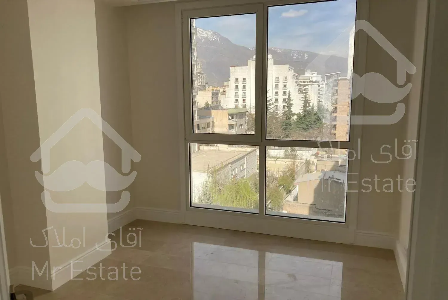 آپارتمان ١٢٥ متری واقع در برج مسکونی