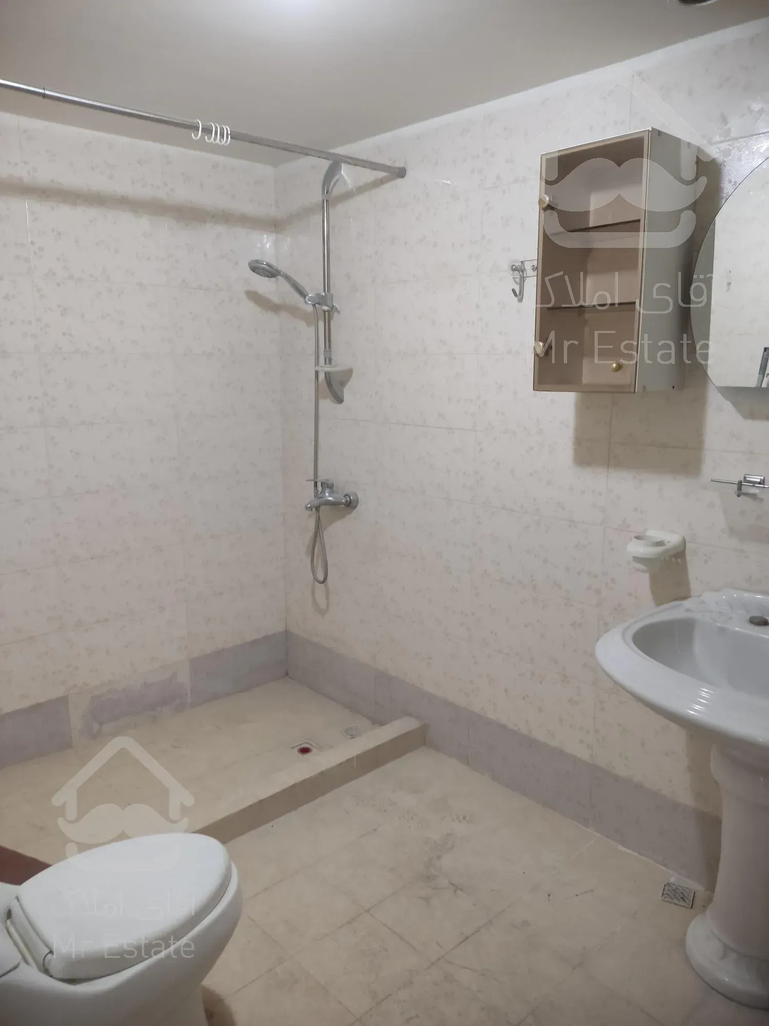 طفر ۱۶۵ متر / بر فراز ابر ها