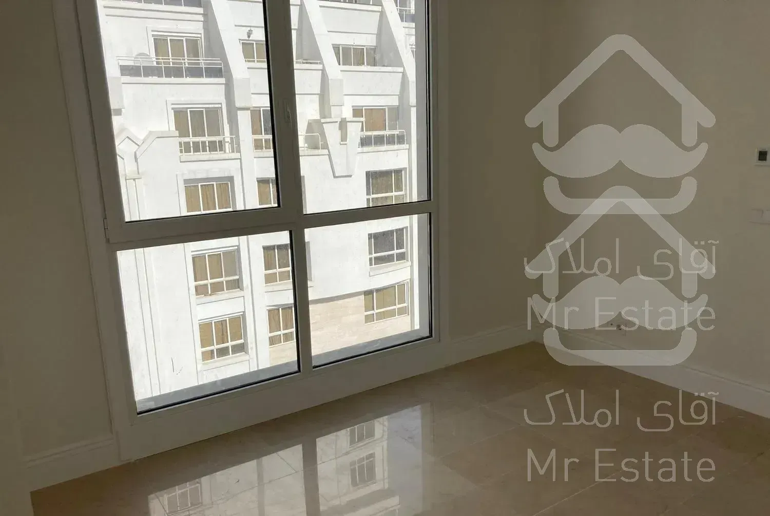 آپارتمان ١٢٥ متری واقع در برج مسکونی