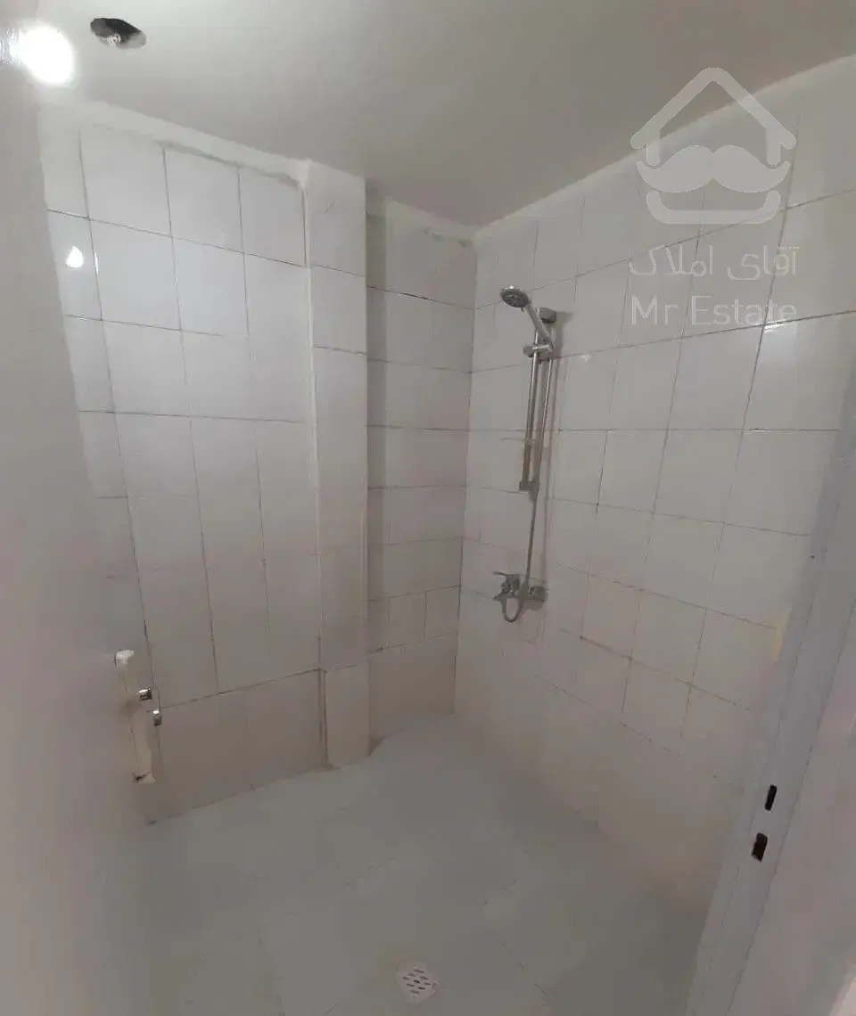 دو خوابه تخلیه و تازه نقاشی شده نزدیک مترو محمدیه