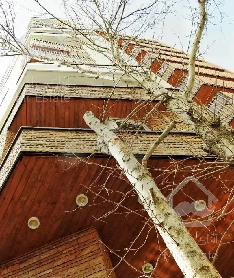 آپارتمان ۱۸۰متری درکه طبقه آخر