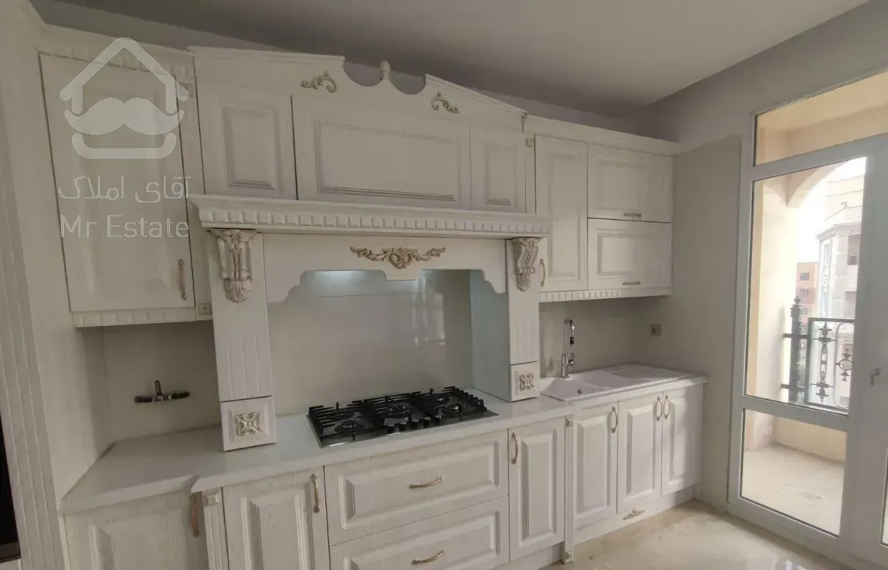 ۱۳۰متر نوساز کلید نخورده فول فلکه اول صادقیه