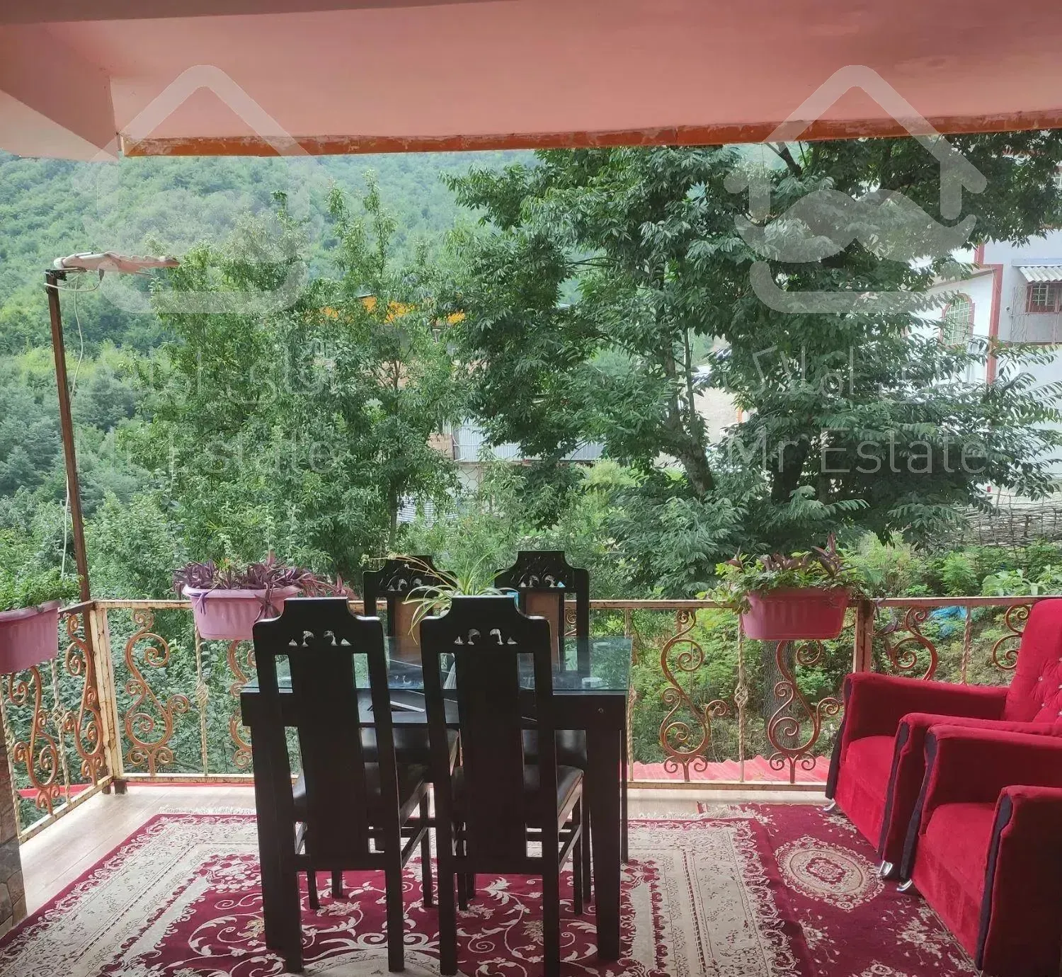 ویلا وصل به جنگل در ییلاق کوهستانی ماهیان