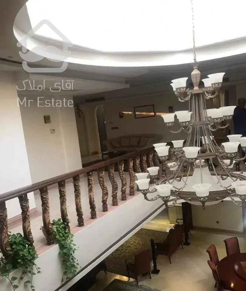 ۲۱۰متر تک واحدی طبقه آخر فول مشاعات