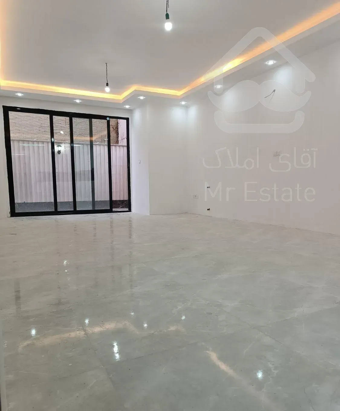 ۱۳۰متر ۳خواب حیاط اختصاصی فاز۱