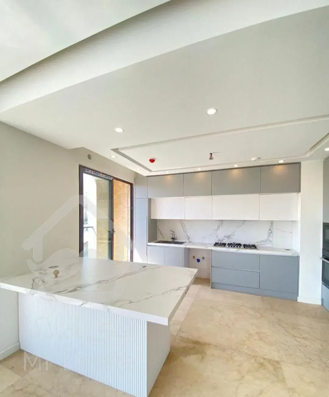 ۱۳۵متری/تکواحدی/کلید نخورده/۳نبش/آگهی واقعی