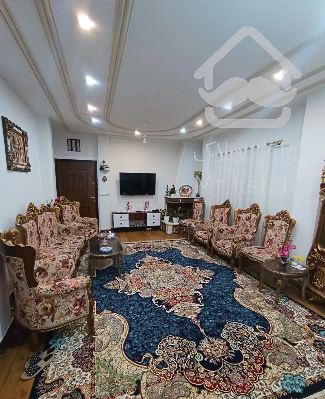 فروش واحد ۹۷ متری راه جدا طبقه دوم دو قدمی استخر