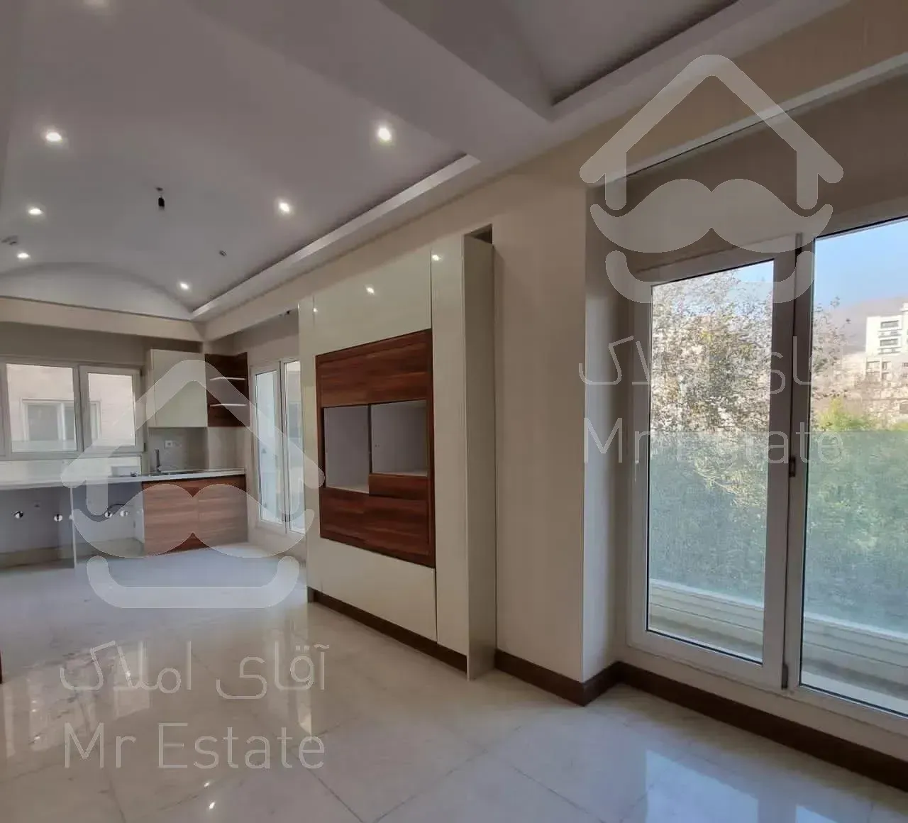 ۱۲۵ متر برج باغ کلاسیک **پارک رویال**