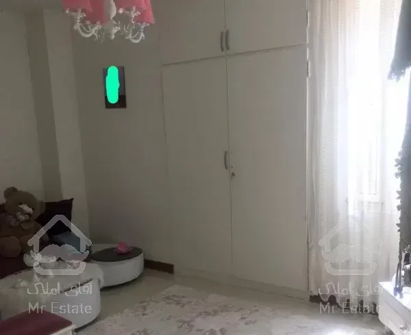 ۱۴۵متردرگل طبقات شیک و تاپ لوکیشن  بالای میدان