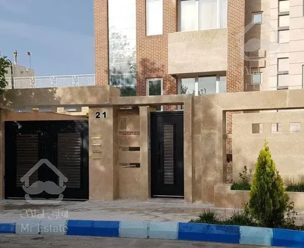 آپارتمان فول بهمراه یک طبقه مجموعه آبی اختصاصی