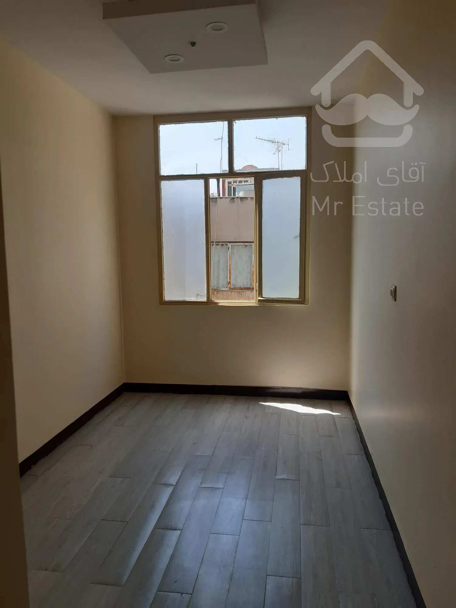 فروش ۶۷ متر ۲ خواب ، تخلیه ، بازسازی شده