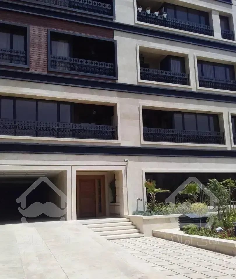 122متر/نوساز/نفت/2پارکینگ سندی/روبه آفتاب